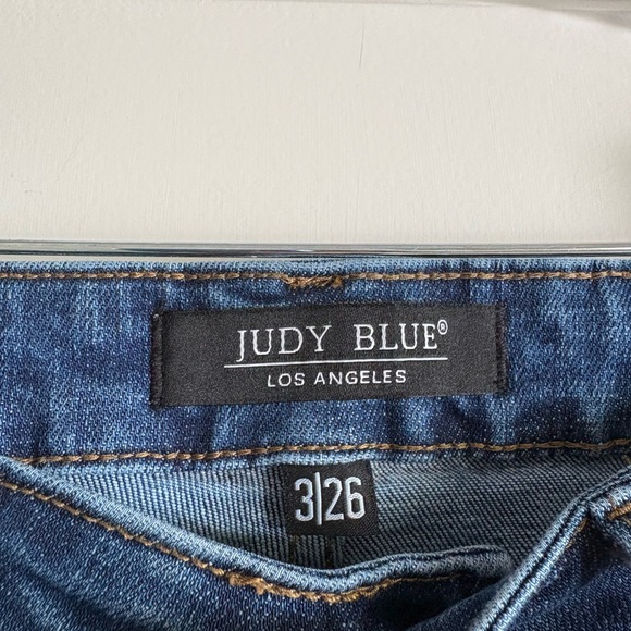 Judy Blue Boyfriend Fit Distressed Jeans - Picture 5 of 7